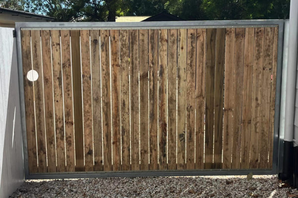 Fencing Harristown near me